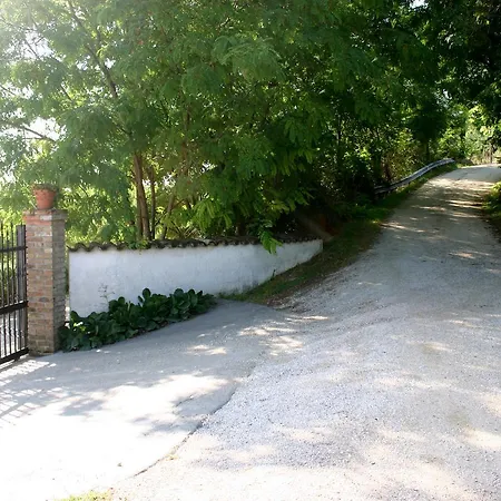 Piccola Terra Country House And Pool B&B *