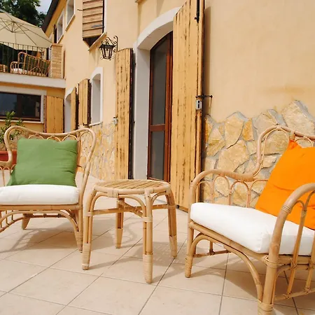 Piccola Terra Country House And Pool *