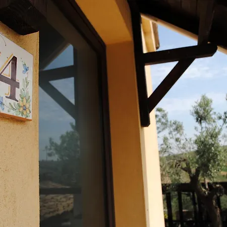Piccola Terra Country House And Pool B&B *