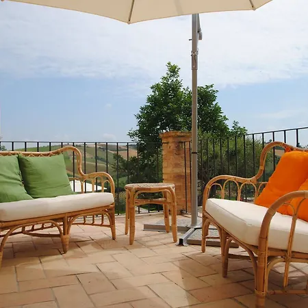 Piccola Terra Country House And Pool