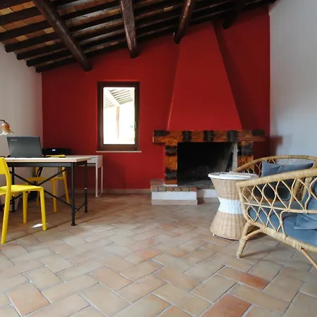 Piccola Terra Country House And Pool