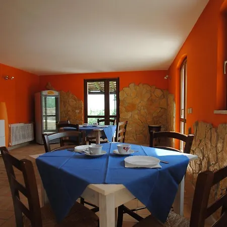 B&B Piccola Terra Country House And Pool
