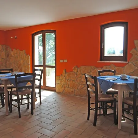 Piccola Terra Country House And Pool